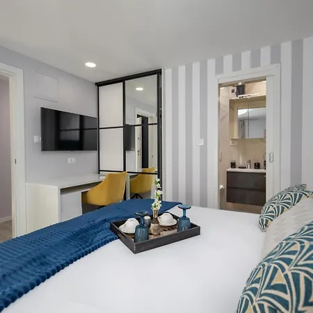 & Forever 2 Апартаменты *